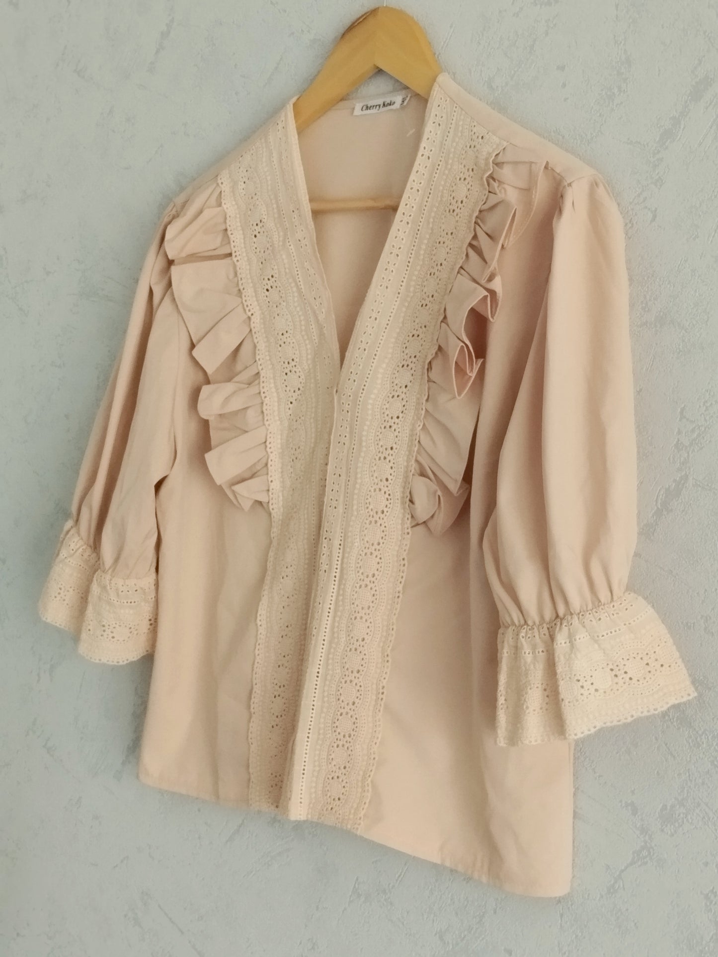 Réf 0060 - Neuf sans étiquette - Blouse beige manches 3/4 CHERRY KOKO taille M/L