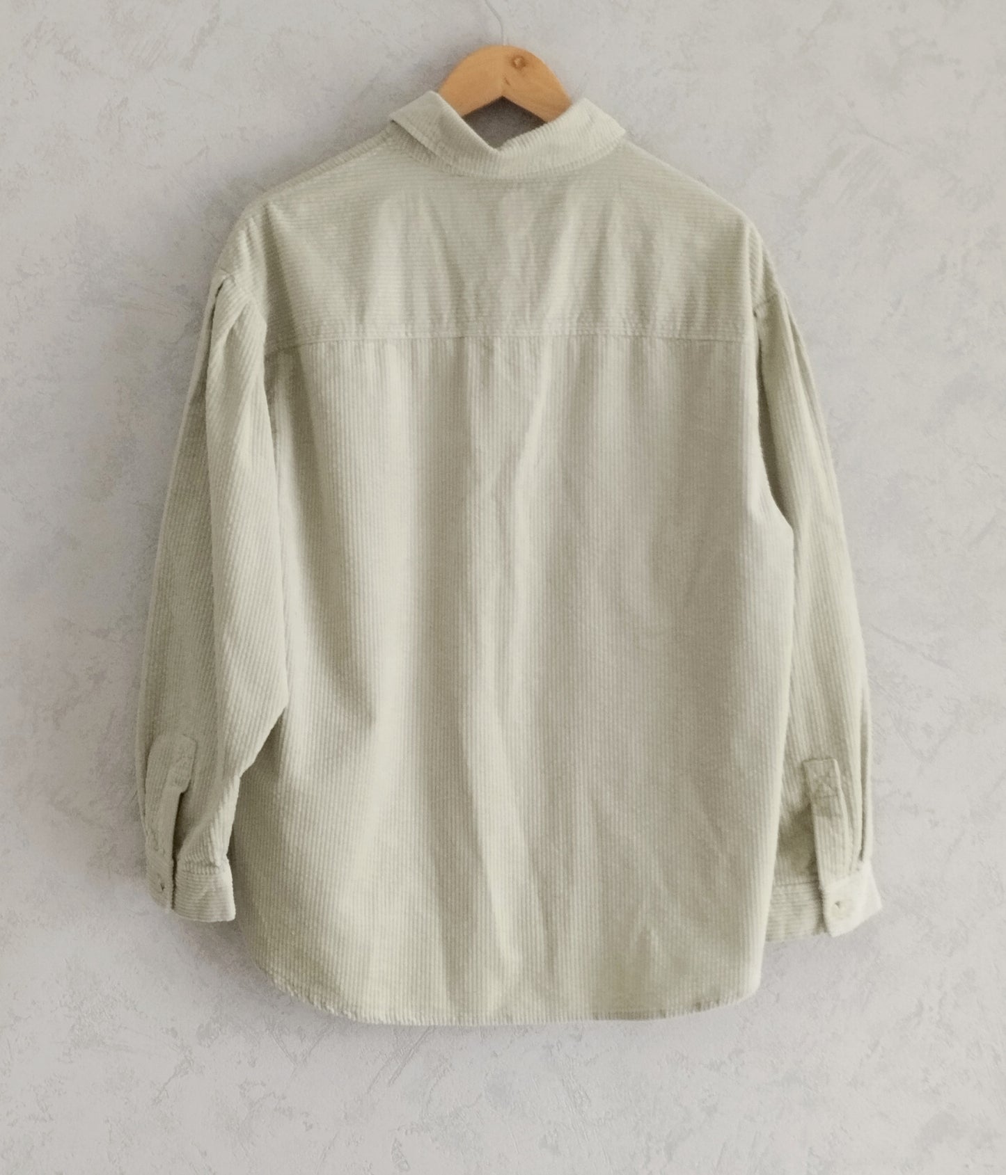 Réf 0067 - Neuf sans étiquette - Chemise manches longues velours vert d'eau BZB taille M