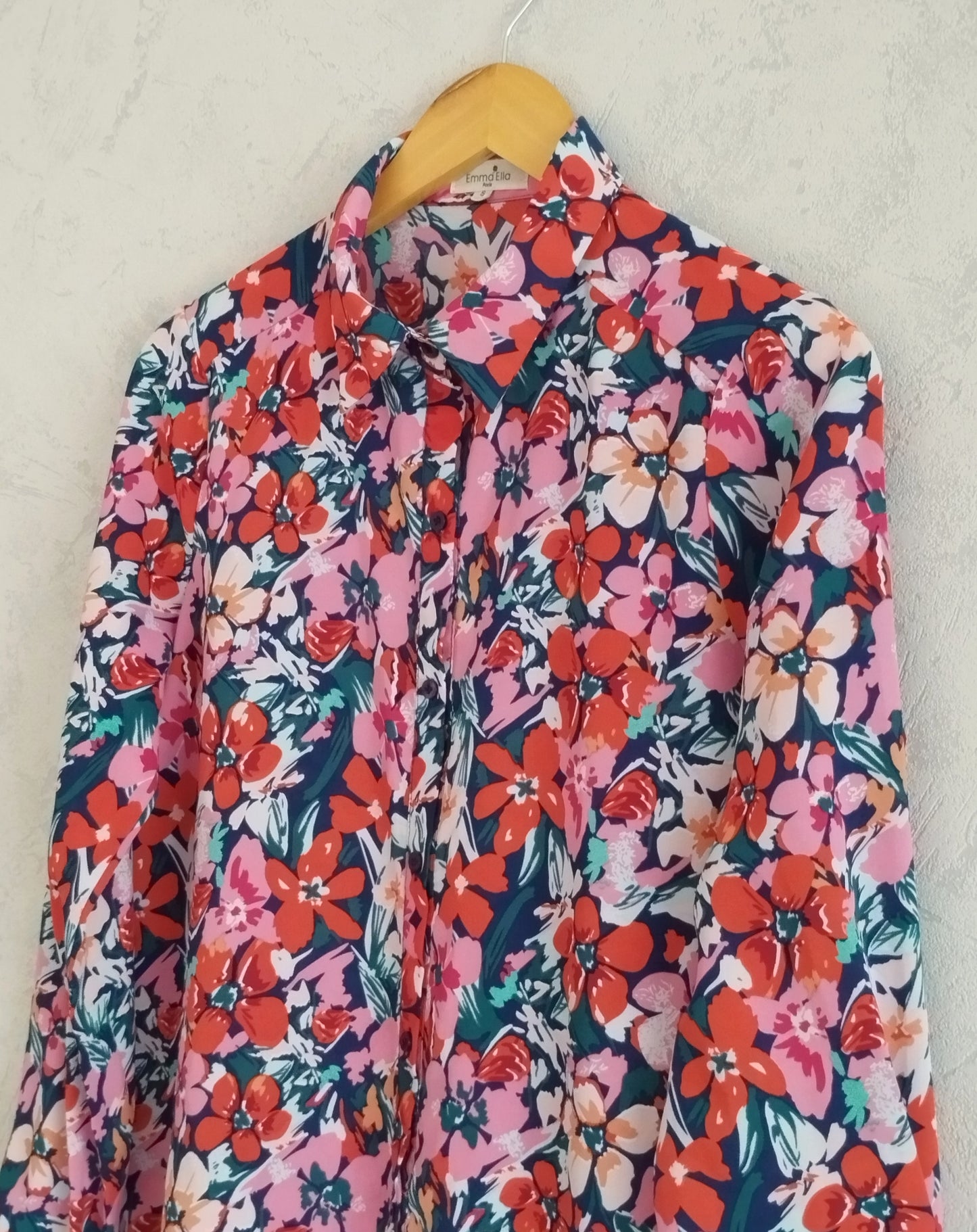 Réf 0062 - Neuf sans étiquette - Chemise manches longues fleurie Emma&Ella taille S