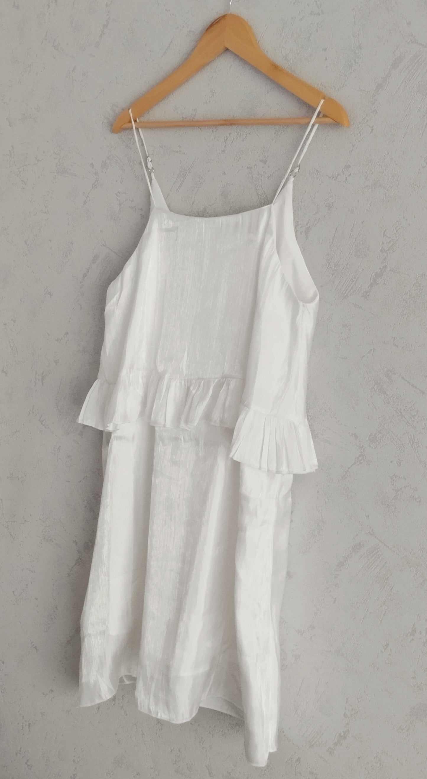 Réf 0063 - Neuf sans étiquette - Robe fines bretelles blanche irisée Golden Days Paris taille M/L